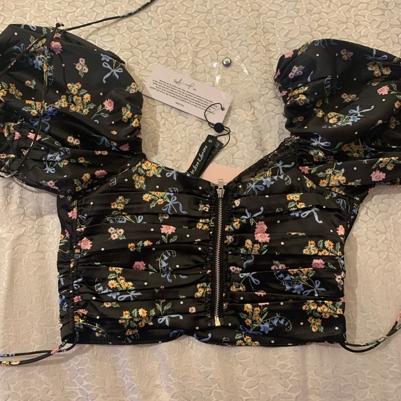 Top - Picture 2 of 7